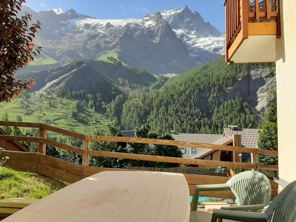 *** Appart hôtel Hotel de Charme Panoramic-Village La Grave France