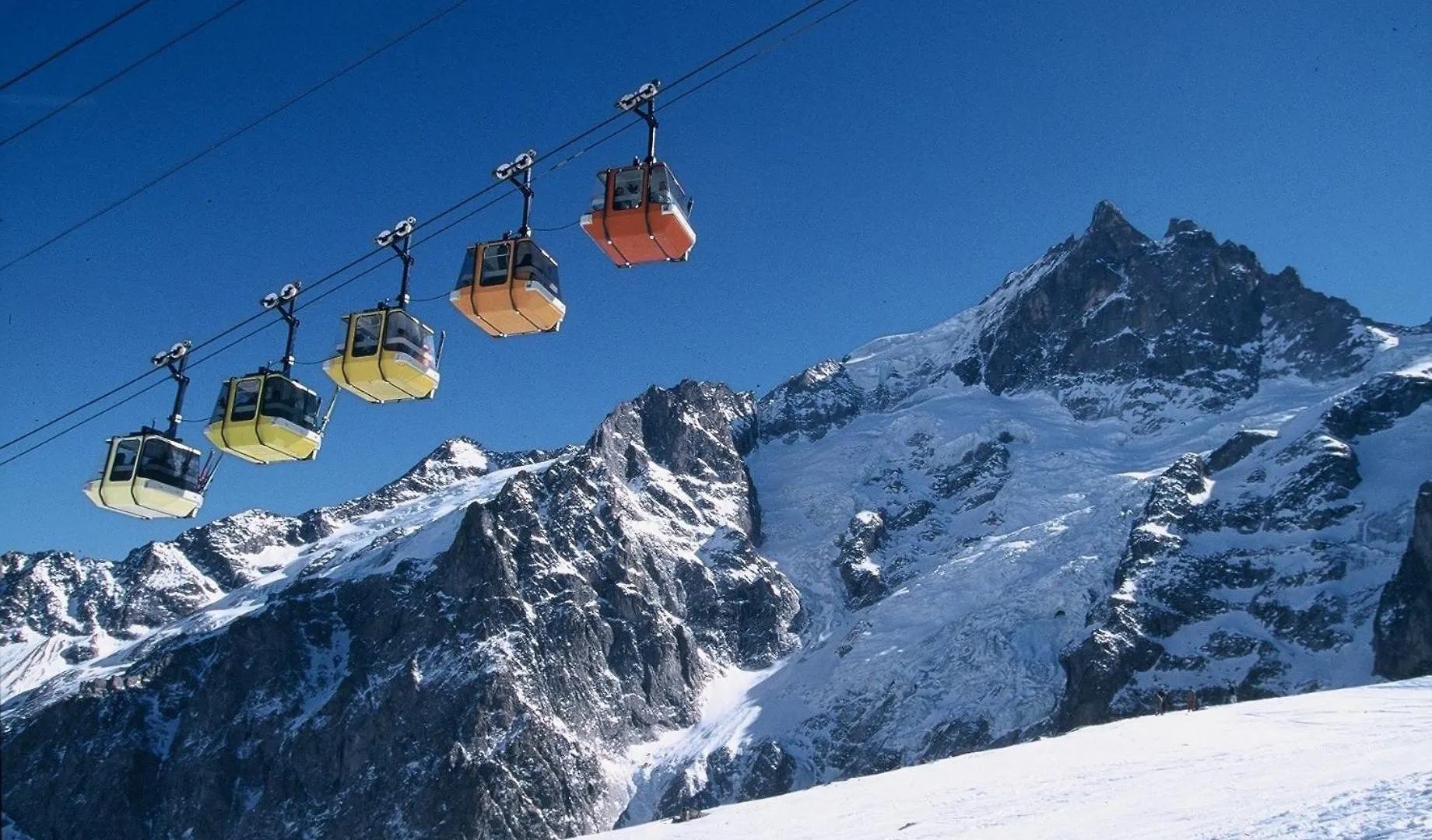 Chez Philippe - Appartements & Chalets En Village Pieton - Vue Glaciers La Grave