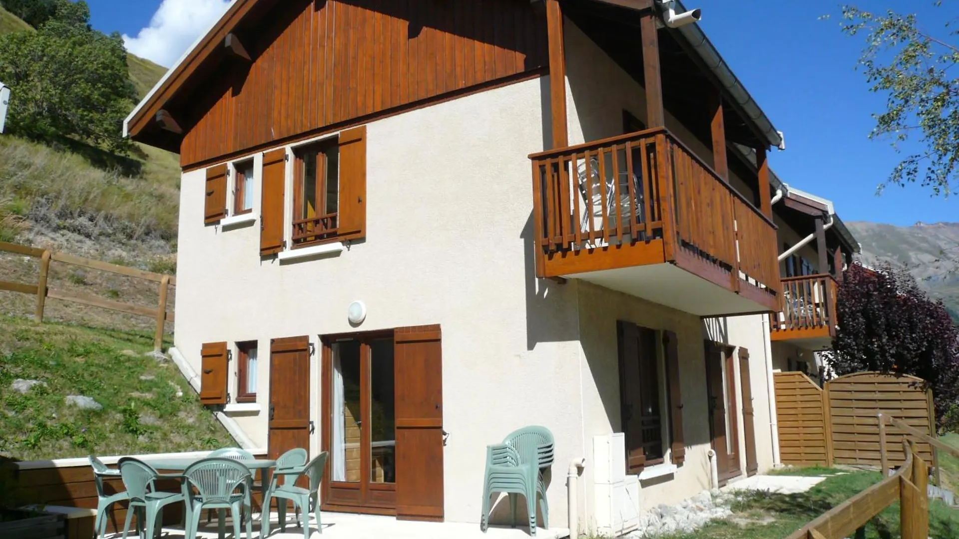 Chez Philippe - Appartements & Chalets En Village Pieton - Vue Glaciers La Grave 3*,  France