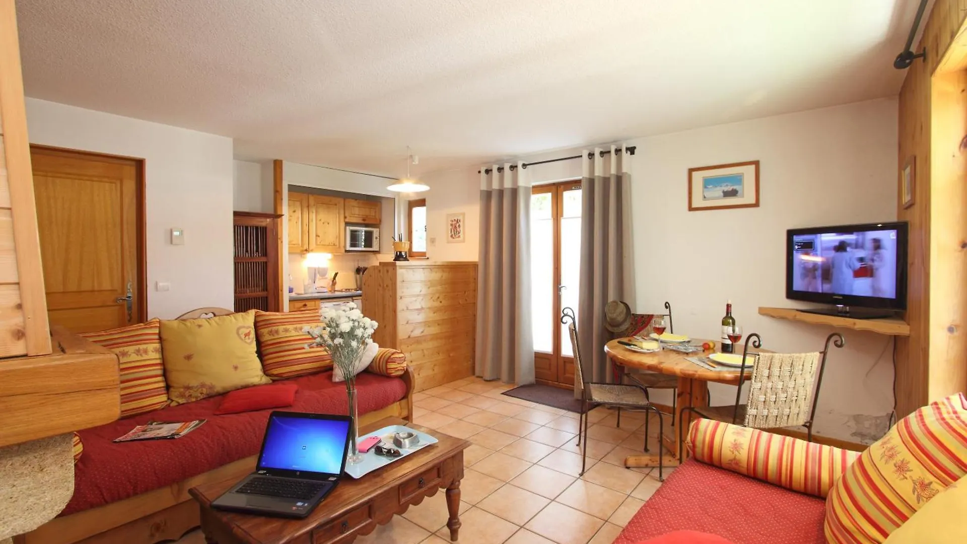 Chez Philippe - Appartements & Chalets En Village Pieton - Vue Glaciers La Grave